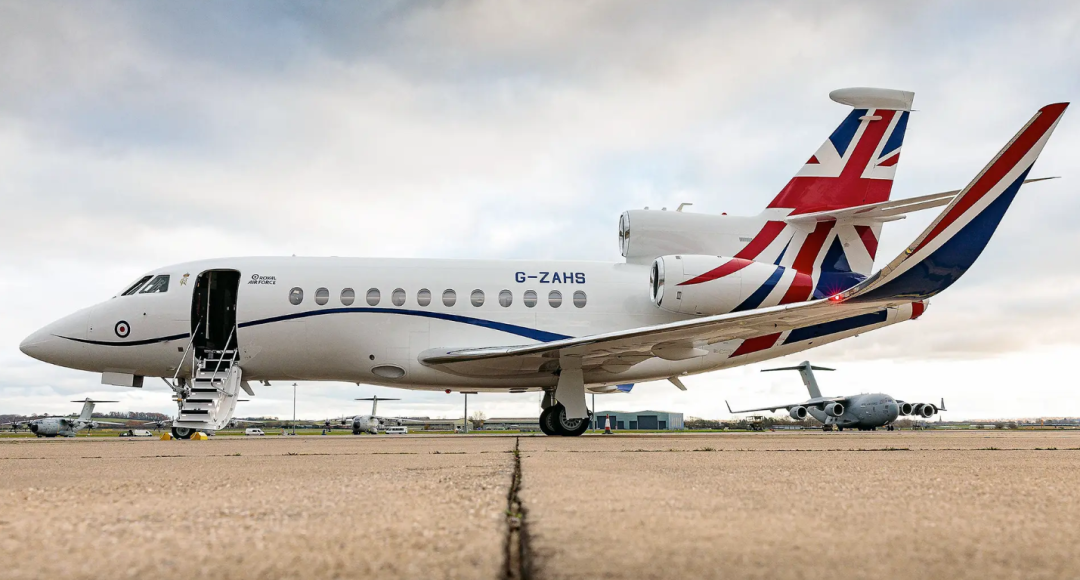 英国国防大臣乘军机出行遭GPS干扰 张学峰：导航战在现代战争