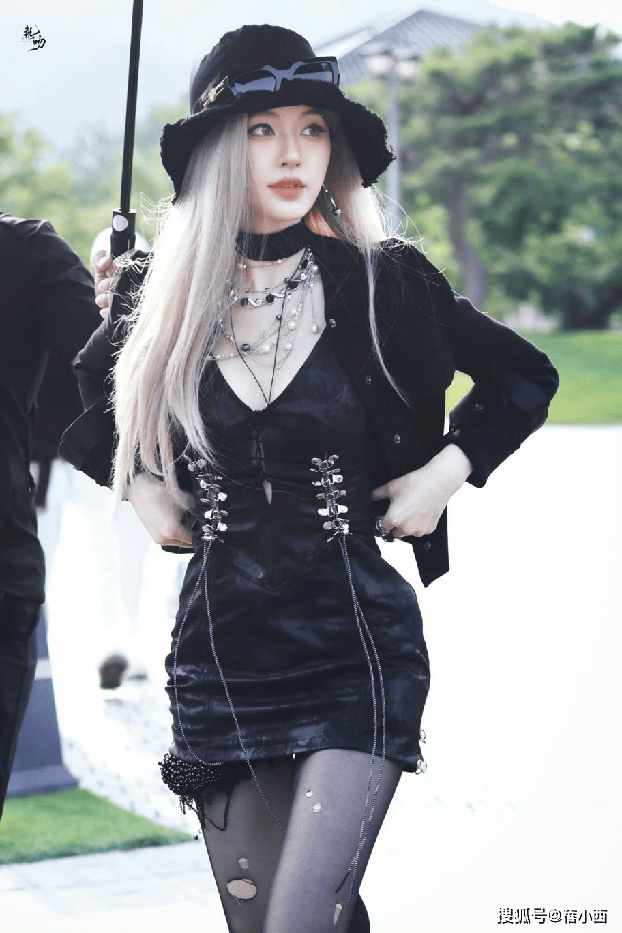 被赵露思惊艳到了改变风格变成欧洲女郎这气场太强了